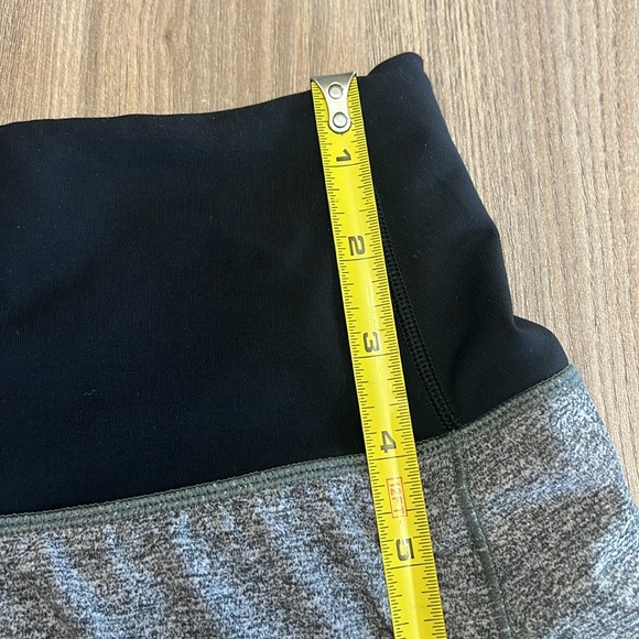 Lululemon Speed Up Short 2.5” Heather Lux Multi Black - Picture 6 of 7